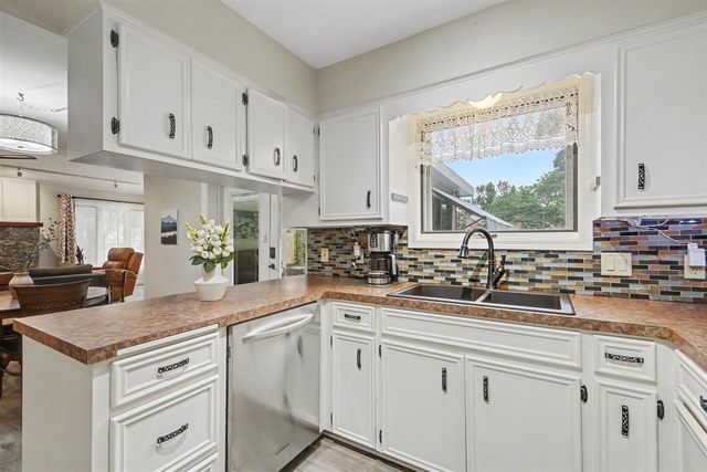 1954 Glenvale Drive, Wyoming, MI 49519