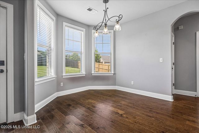 2606 Summer Knoll Drive, Southaven, MS 38672