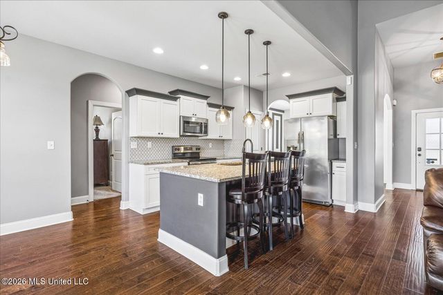 2606 Summer Knoll Drive, Southaven, MS 38672