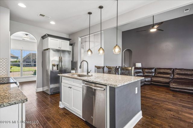 2606 Summer Knoll Drive, Southaven, MS 38672
