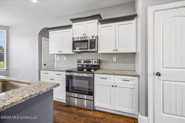 2606 Summer Knoll Drive, Southaven, MS 38672
