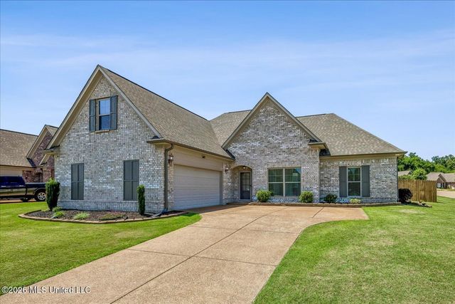 2606 Summer Knoll Drive, Southaven, MS 38672