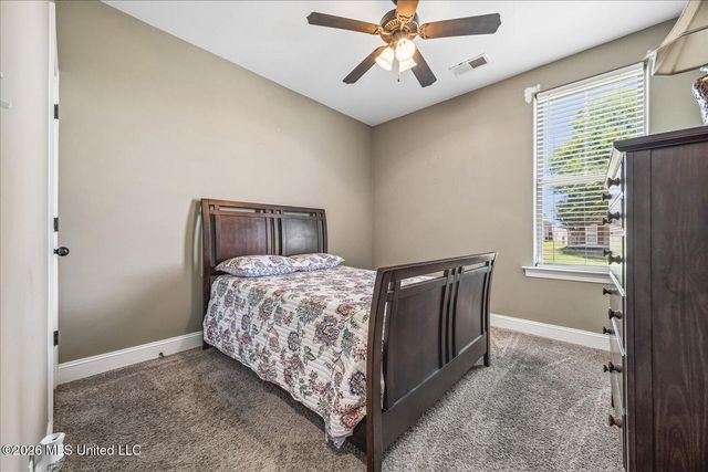 2606 Summer Knoll Drive, Southaven, MS 38672