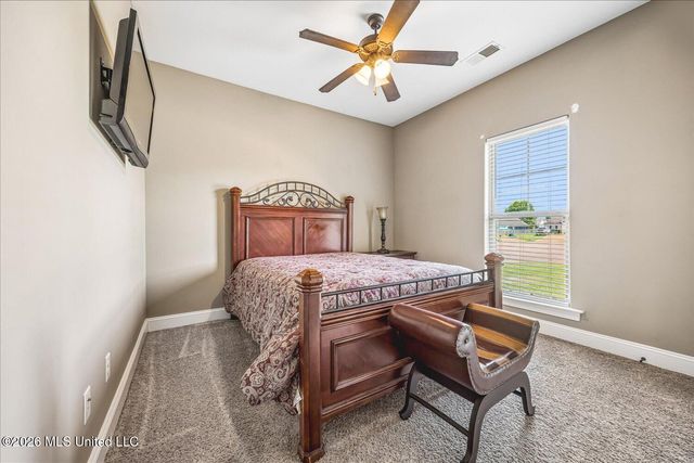 2606 Summer Knoll Drive, Southaven, MS 38672