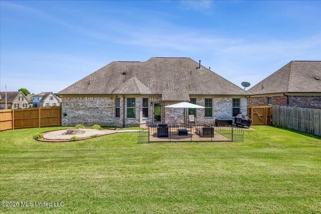 2606 Summer Knoll Drive, Southaven, MS 38672