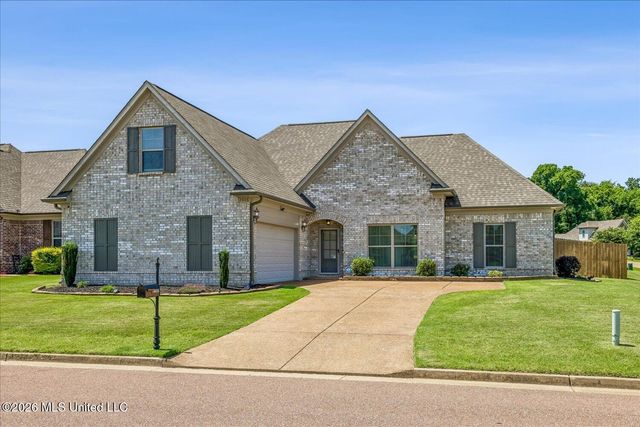 2606 Summer Knoll Drive, Southaven, MS 38672