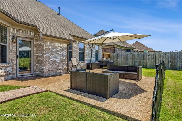 2606 Summer Knoll Drive, Southaven, MS 38672