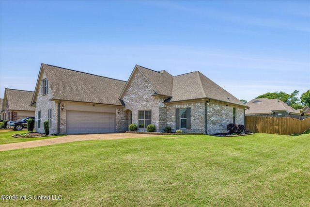 2606 Summer Knoll Drive, Southaven, MS 38672