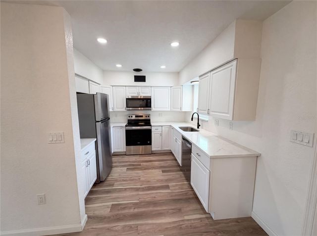 567 BAYWOOD DRIVE N, Dunedin, FL 34698