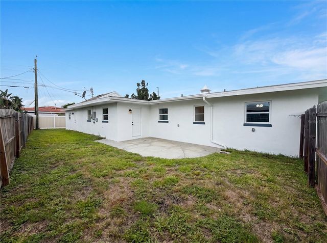 567 BAYWOOD DRIVE N, Dunedin, FL 34698