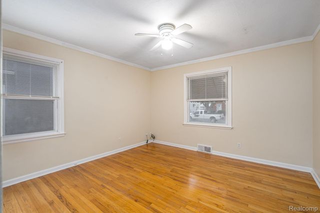 6585 Dolphin Street, Dearborn Heights, MI 48127