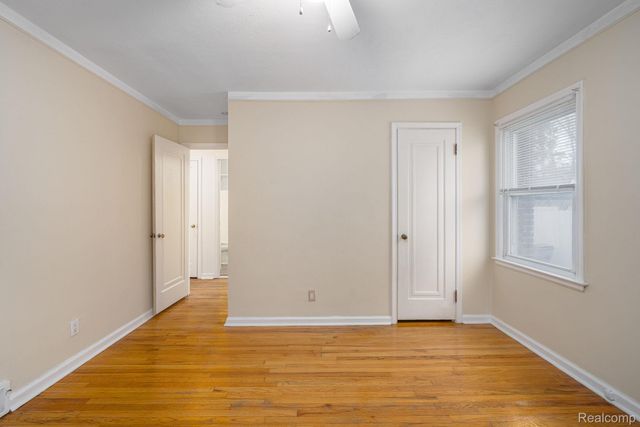 6585 Dolphin Street, Dearborn Heights, MI 48127