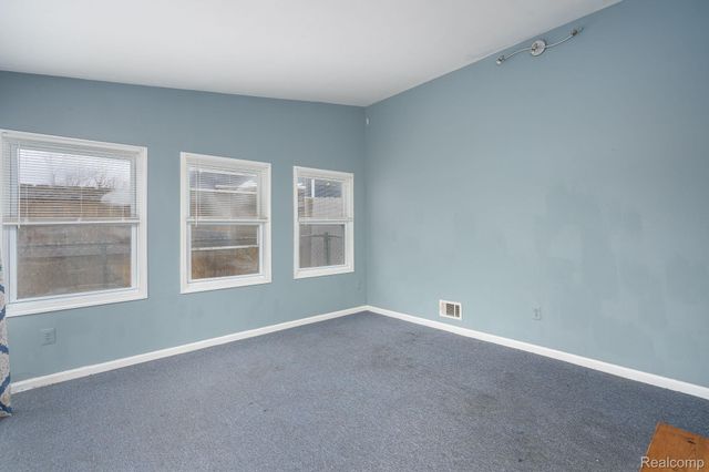 6585 Dolphin Street, Dearborn Heights, MI 48127