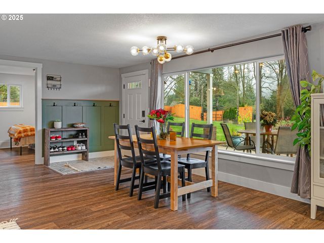 17006 Ne 182ND Ave, Brush Prairie, WA 98606