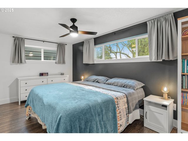 17006 Ne 182ND Ave, Brush Prairie, WA 98606