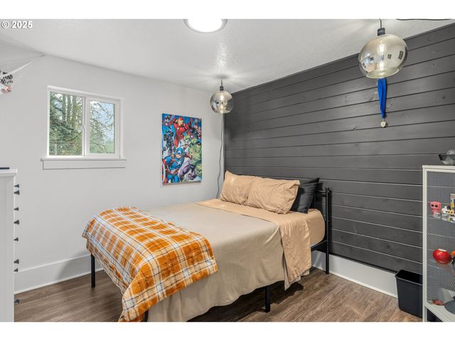 17006 Ne 182ND Ave, Brush Prairie, WA 98606