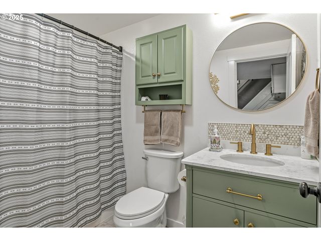 17006 Ne 182ND Ave, Brush Prairie, WA 98606