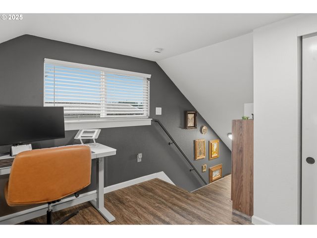 17006 Ne 182ND Ave, Brush Prairie, WA 98606