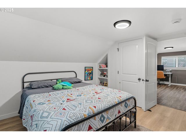 17006 Ne 182ND Ave, Brush Prairie, WA 98606