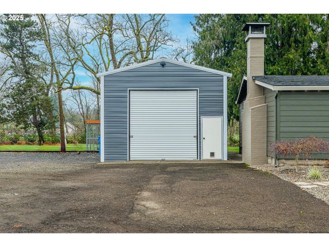 17006 Ne 182ND Ave, Brush Prairie, WA 98606