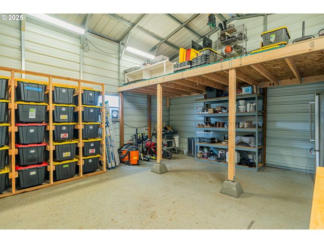 17006 Ne 182ND Ave, Brush Prairie, WA 98606