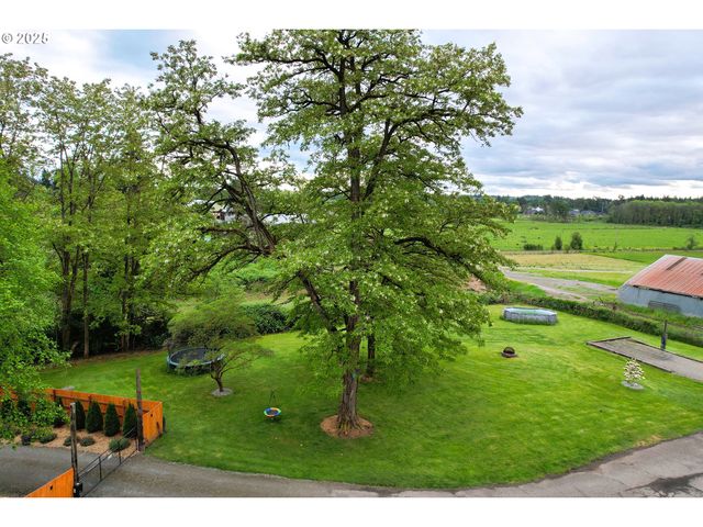 17006 Ne 182ND Ave, Brush Prairie, WA 98606