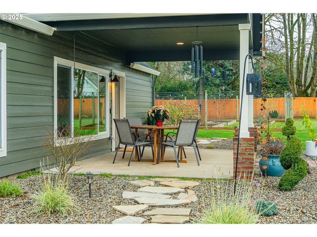 17006 Ne 182ND Ave, Brush Prairie, WA 98606