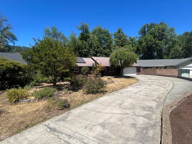 144 Belindy Circle, Grants Pass, OR 97527