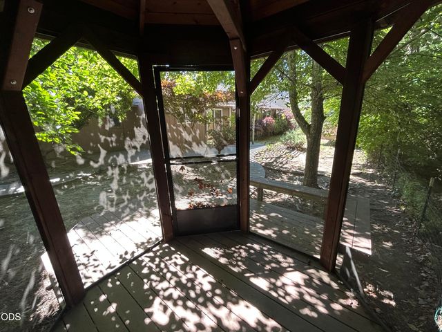 144 Belindy Circle, Grants Pass, OR 97527