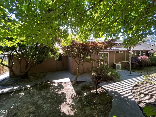 144 Belindy Circle, Grants Pass, OR 97527
