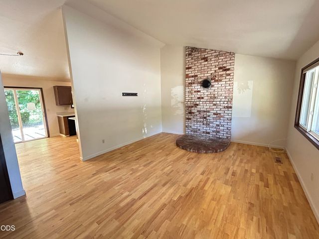 144 Belindy Circle, Grants Pass, OR 97527