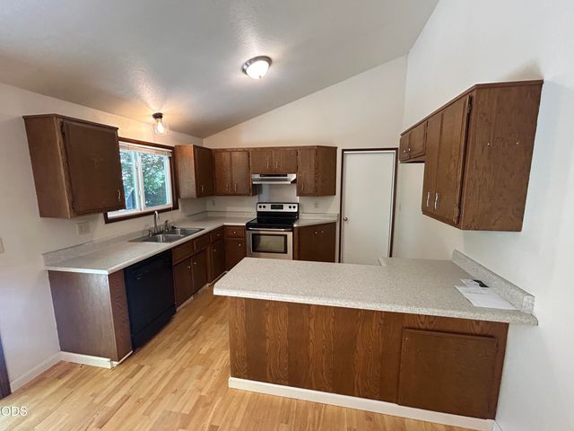 144 Belindy Circle, Grants Pass, OR 97527