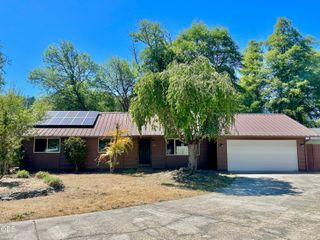 144 Belindy Circle, Grants Pass, OR 97527