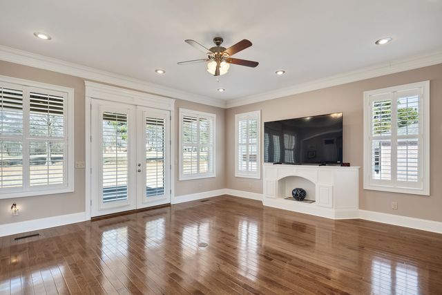 115 MEADOWBROOK DR, Bolivar, TN 38008