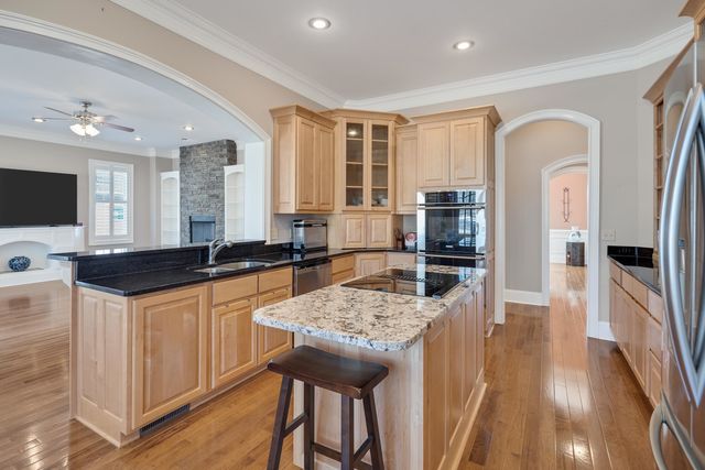 115 MEADOWBROOK DR, Bolivar, TN 38008