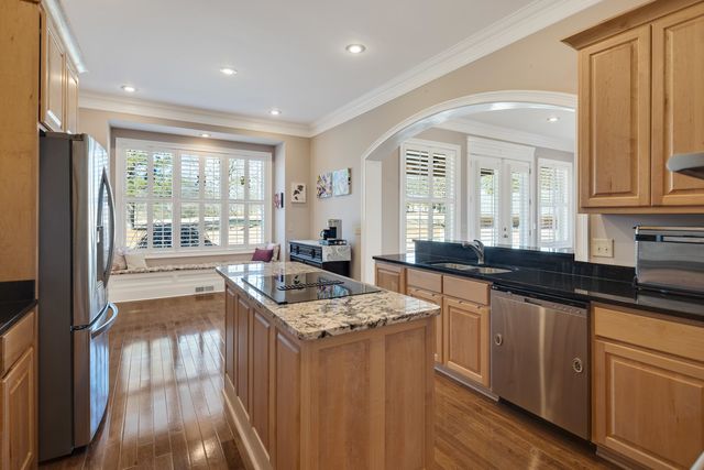 115 MEADOWBROOK DR, Bolivar, TN 38008