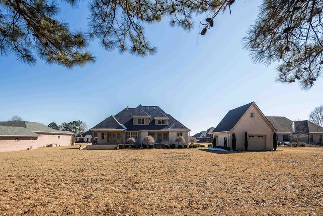 115 MEADOWBROOK DR, Bolivar, TN 38008