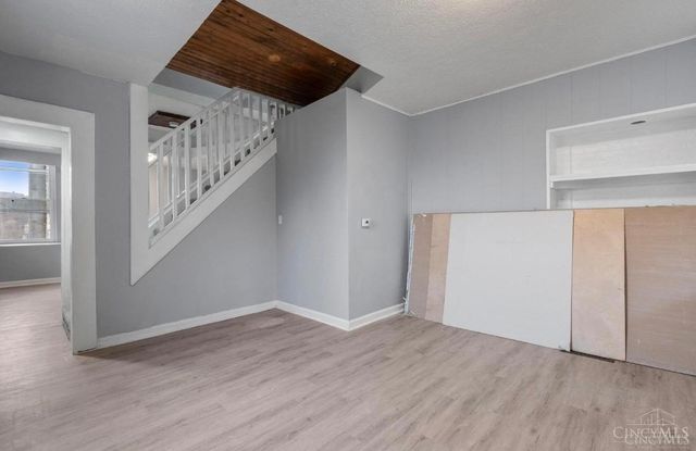 1637 Waverly Avenue, Cincinnati, OH 45214