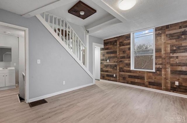 1637 Waverly Avenue, Cincinnati, OH 45214