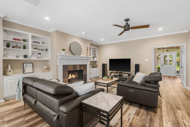 34 Smokestone Drive, The Woodlands, TX 77381