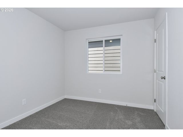 1191 PARKSIDE Ave, Woodburn, OR 97071