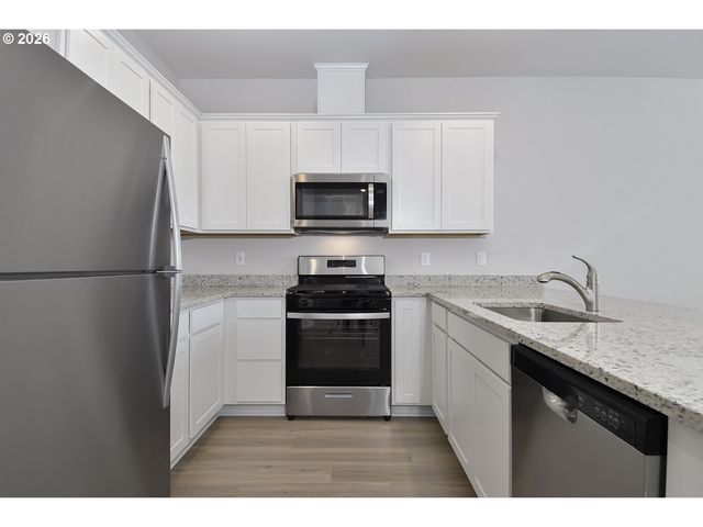 1191 PARKSIDE Ave, Woodburn, OR 97071