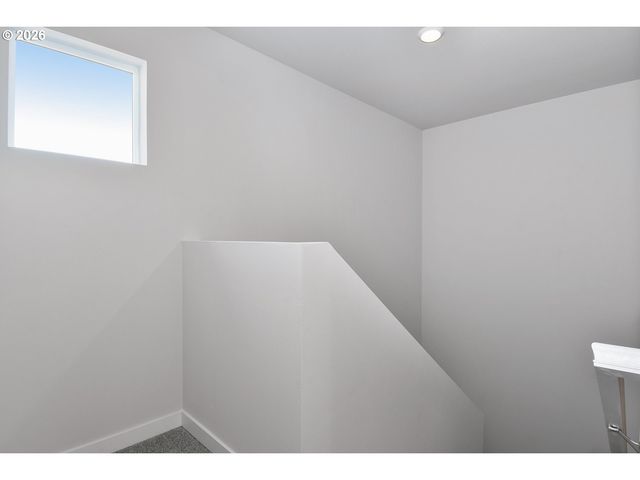 1191 PARKSIDE Ave, Woodburn, OR 97071