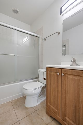 59 Gant Circle H, Streamwood, IL 60107