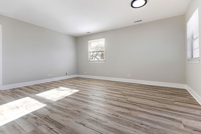 59 Gant Circle H, Streamwood, IL 60107