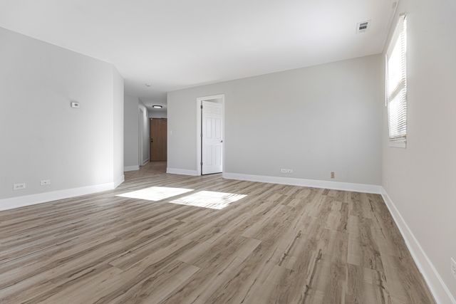 59 Gant Circle H, Streamwood, IL 60107