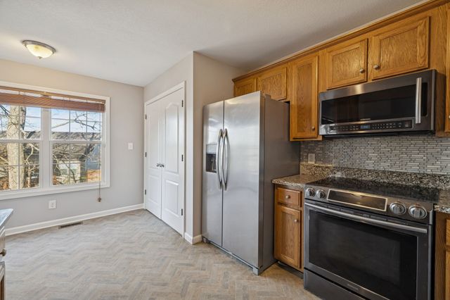 405 Zurich Ct, Clarksville, TN 37040