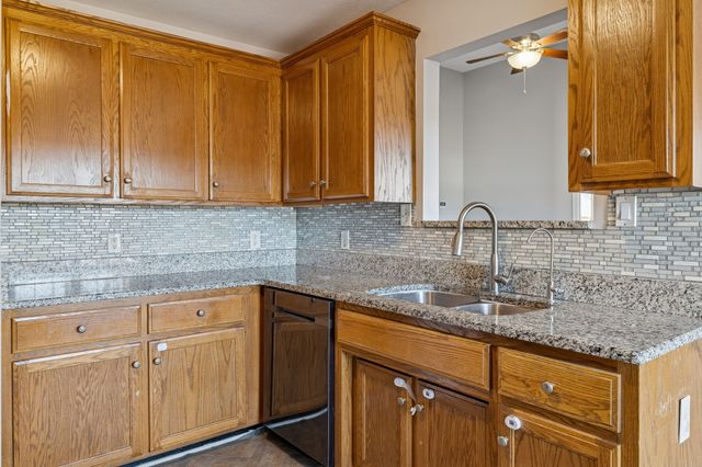 405 Zurich Ct, Clarksville, TN 37040