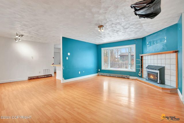 537 W 74th Avenue, Anchorage, AK 99518