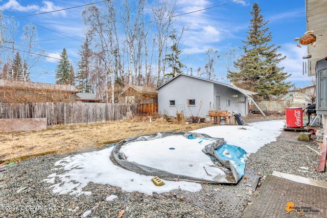 537 W 74th Avenue, Anchorage, AK 99518